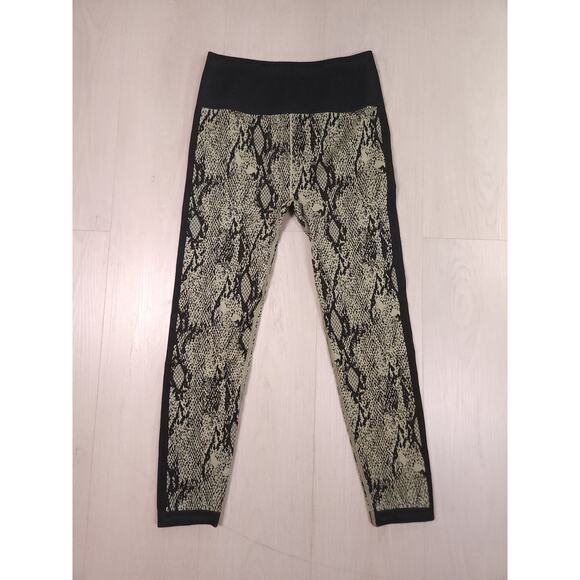 “Fabletics Star Legging M – Snake Print • High-Rise • Sculpting Activewear” - Picture 2 of 9